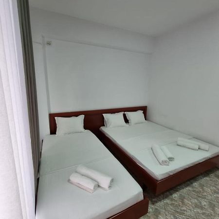 Ideal Apartments & Rooms Sarandë Esterno foto