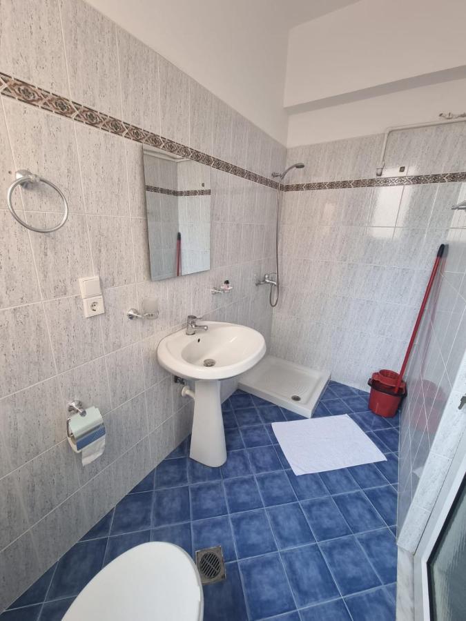 Ideal Apartments & Rooms Sarandë Esterno foto