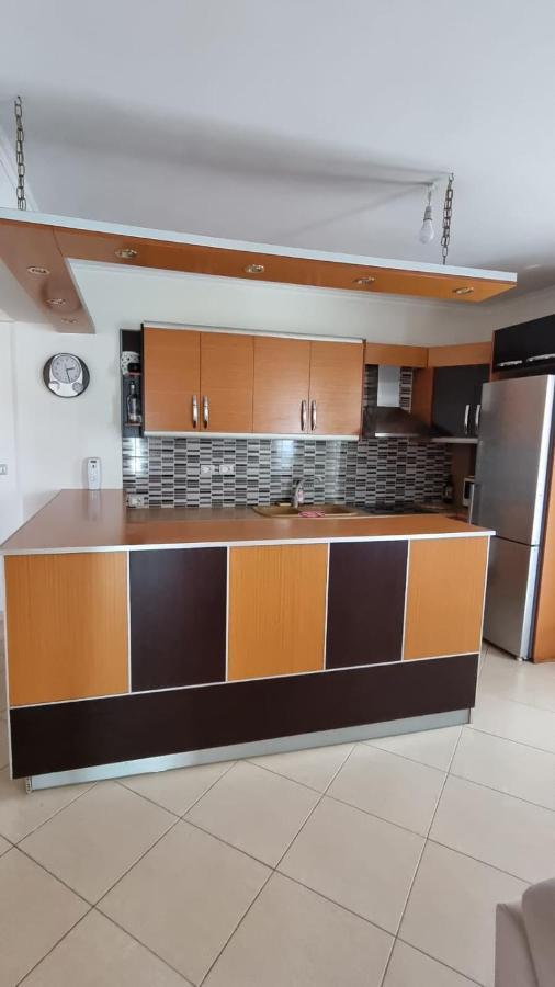 Ideal Apartments & Rooms Sarandë Esterno foto